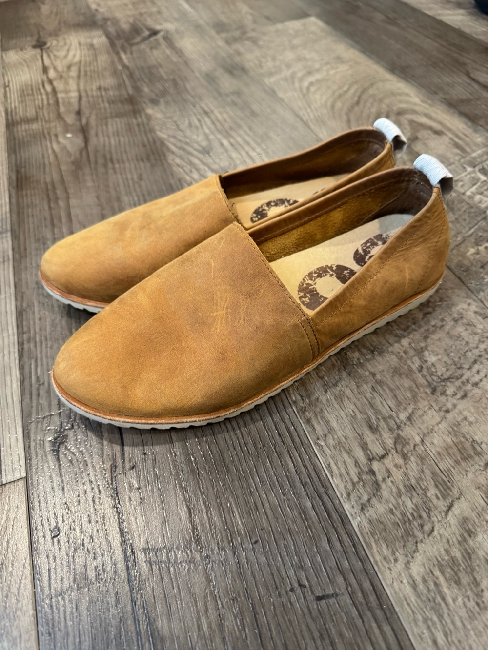 Sorel Women's Slip-On Flats in Tan Brown